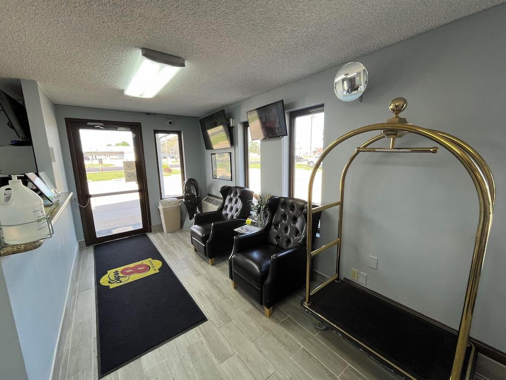 Super 8 by Wyndham Emporia