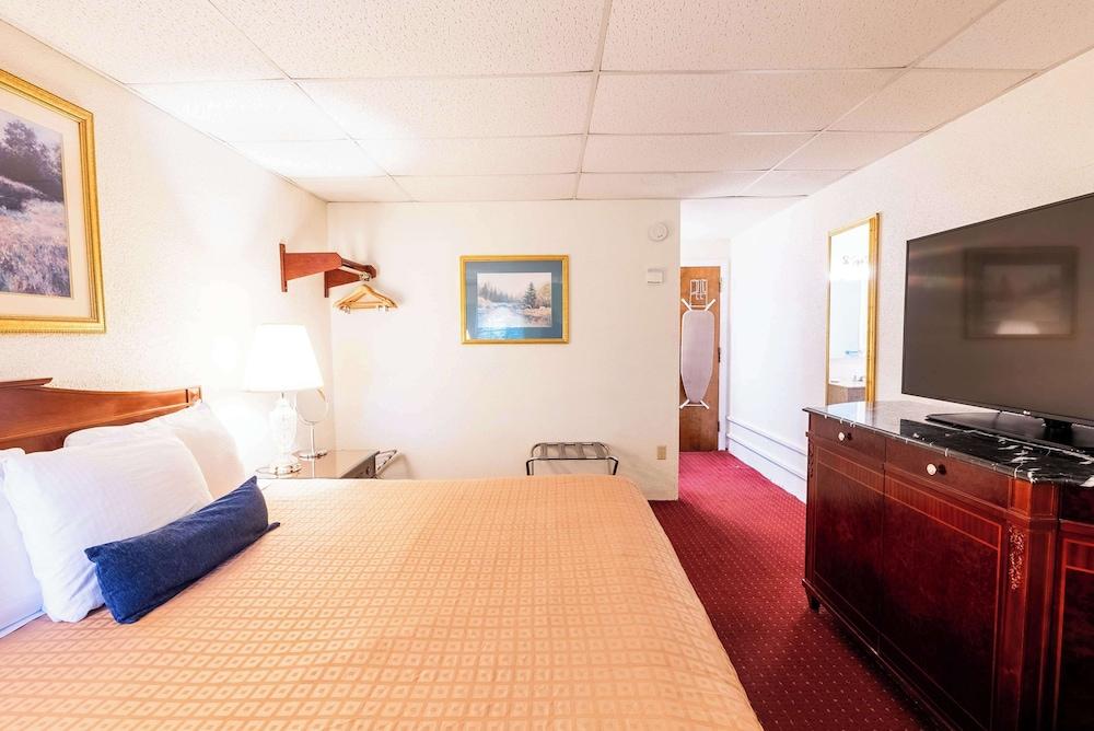 Fireside Inn & Suites Bangor