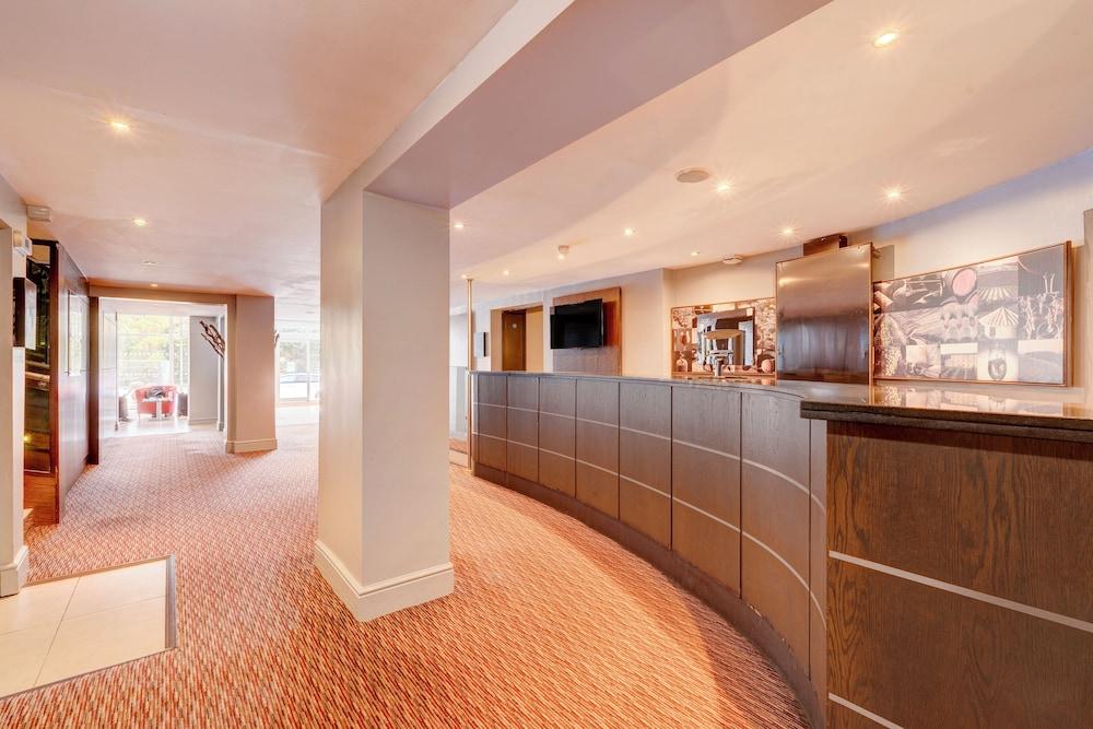 Manchester Airport Stanley Hotel by Belvilla