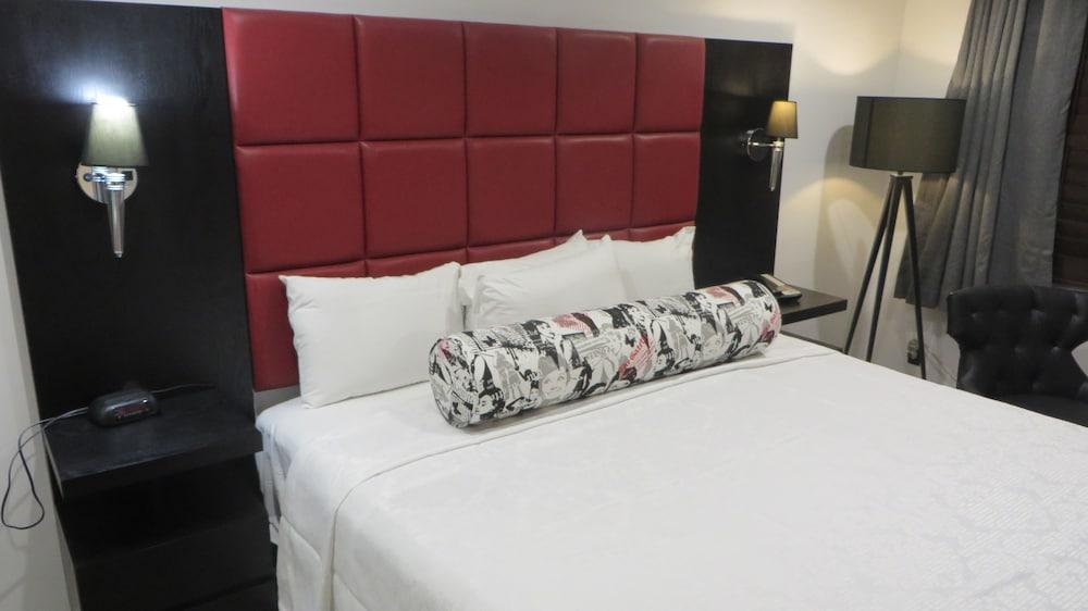 Legend Hotel Hollywood