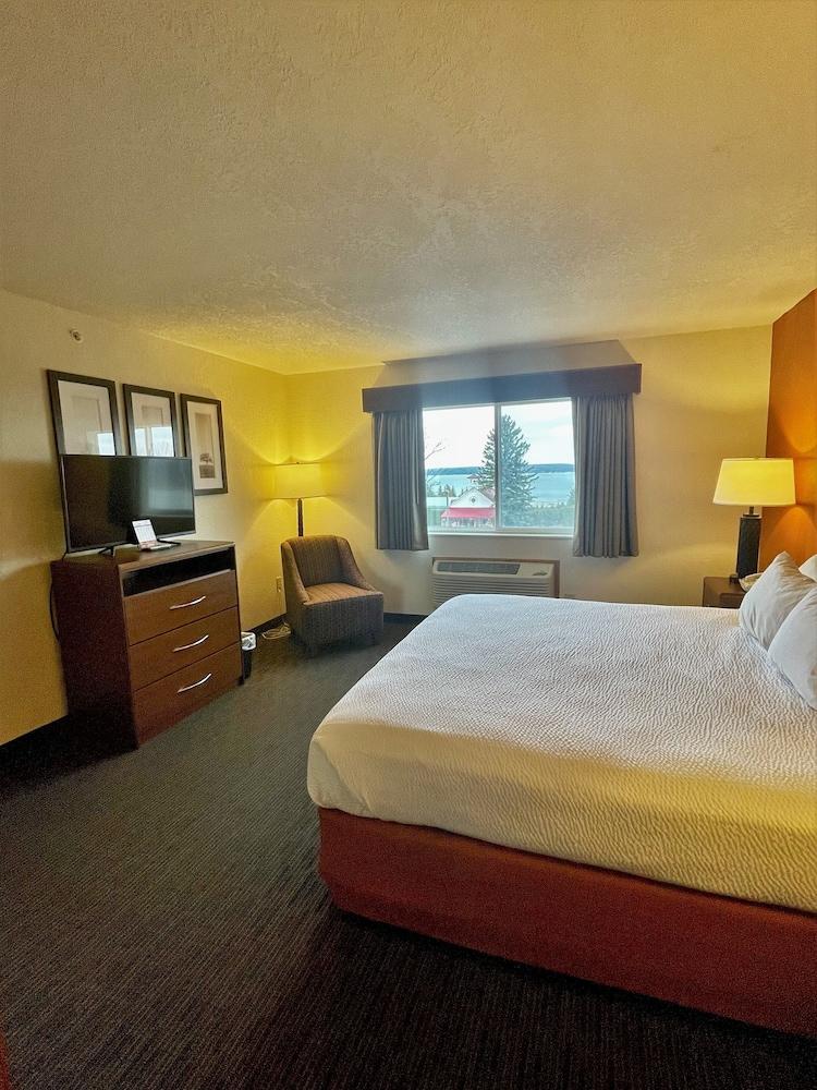 AmericInn by Wyndham Petoskey