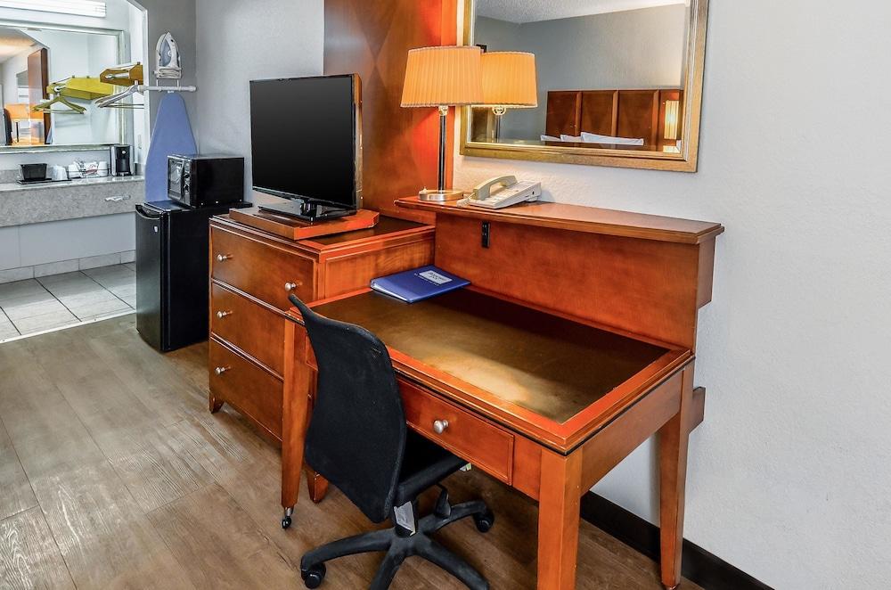 Rodeway Inn North Charleston - Ashley Phosphate