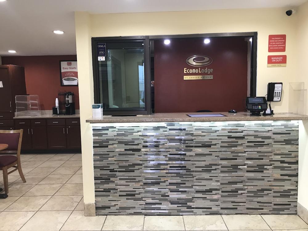 Econo Lodge Akron Copley Northwest