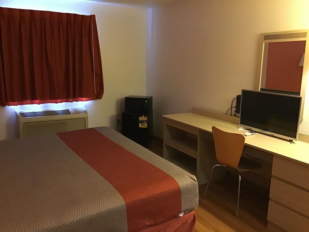 Motel 6 Espanola, NM