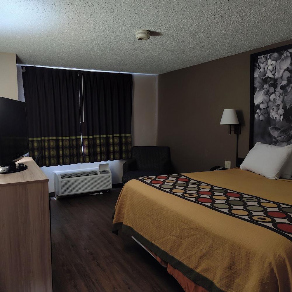 Super 8 by Wyndham Kutztown/Allentown Area