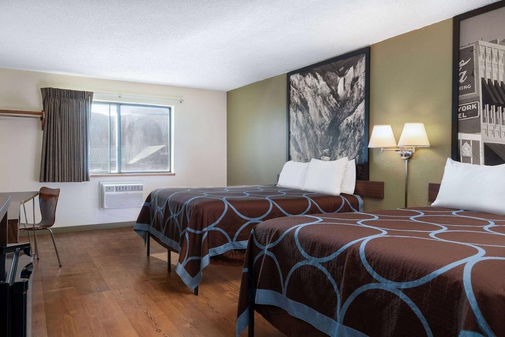 Super 8 by Wyndham Livingston Yellowstone
