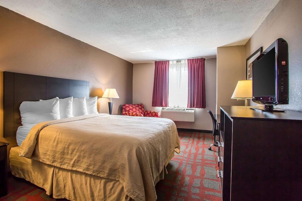 Quality Inn & Suites West Bend