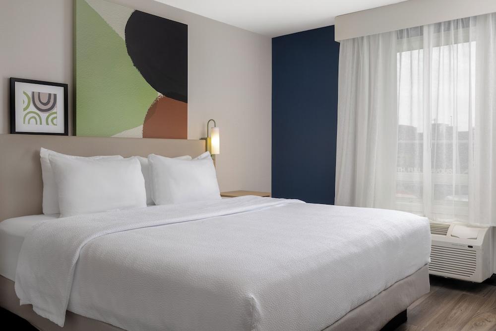 Spark by Hilton Woodstock