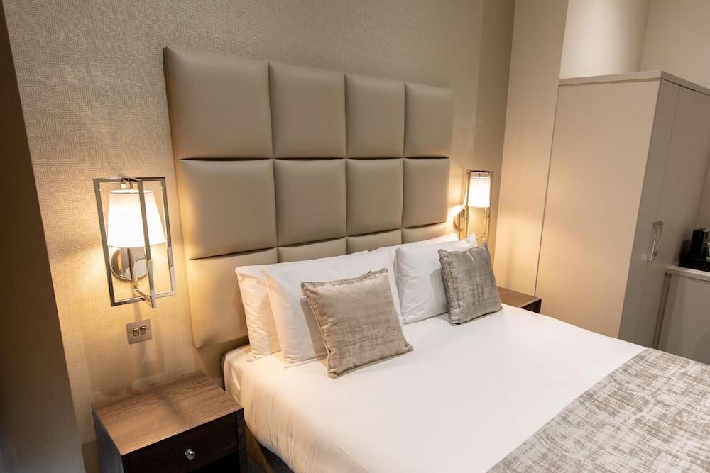 The Crescent Hyde Park