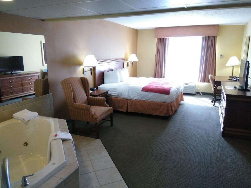 Baymont by Wyndham Clinton