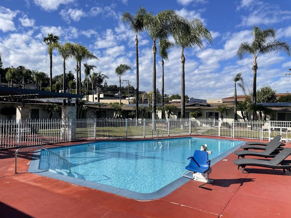 Fallbrook Country Inn