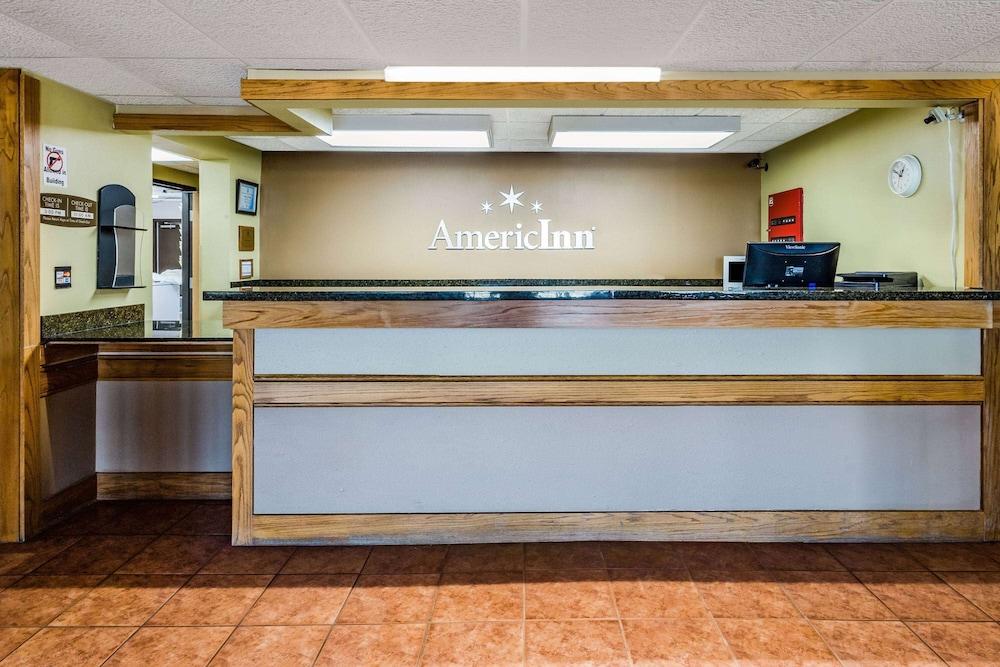 AmericInn by Wyndham Blue Earth