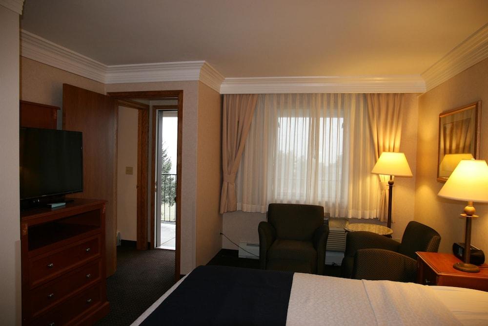 Best Western Plus Silver Saddle Inn