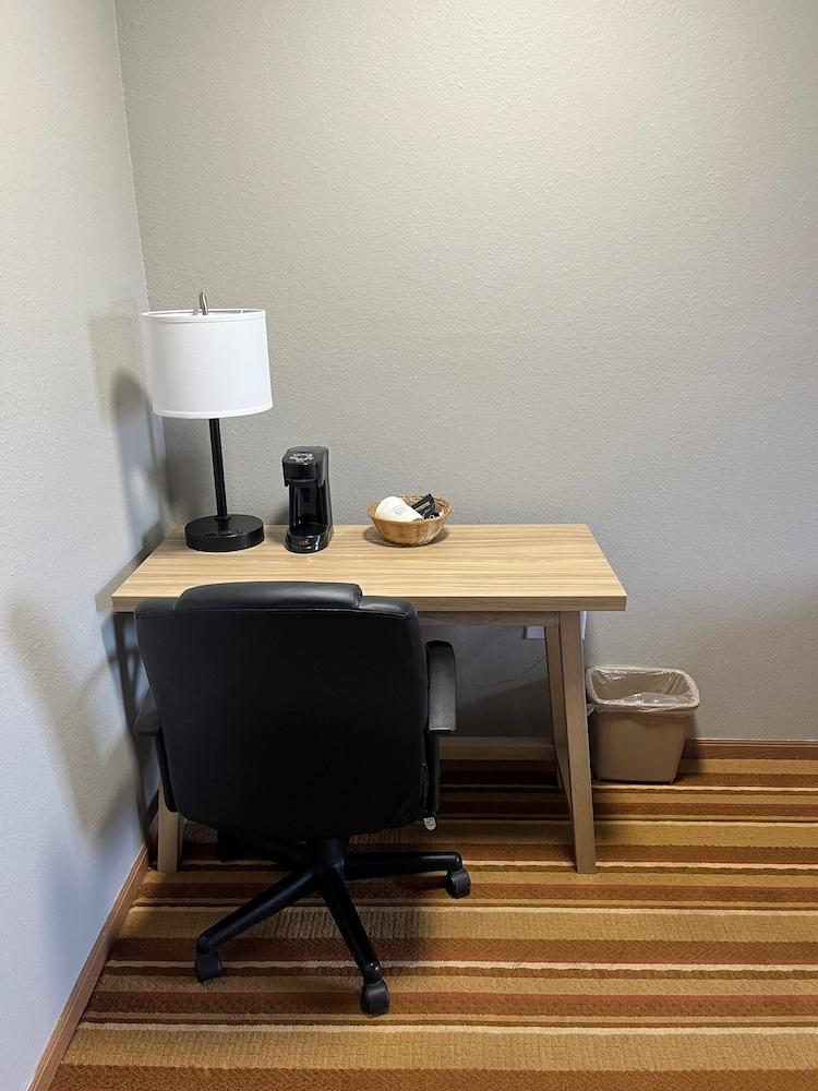 Super 8 by Wyndham Blair