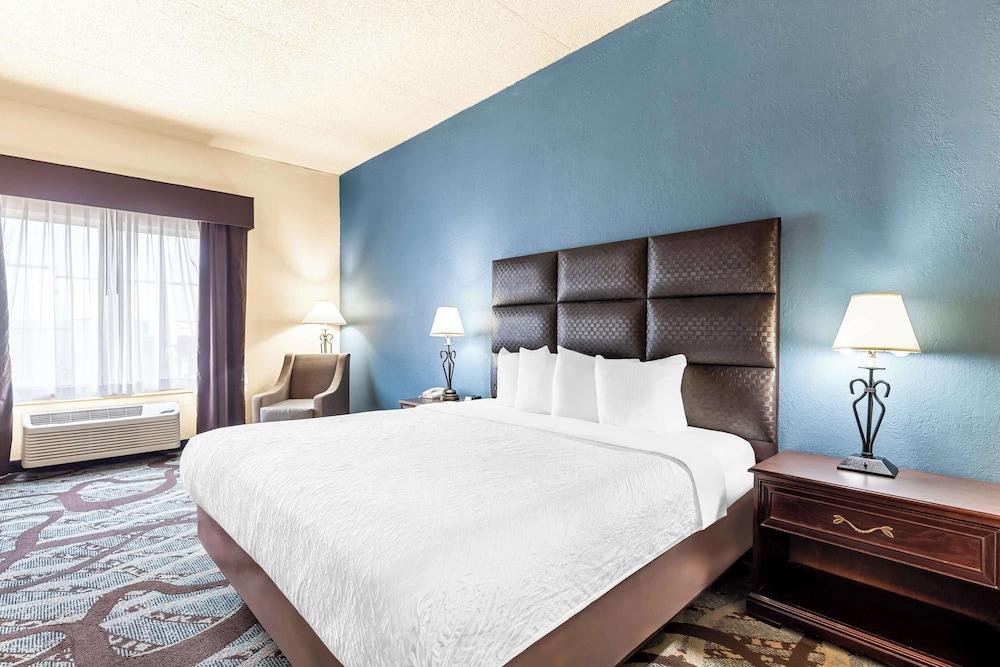 Best Western Holiday Manor