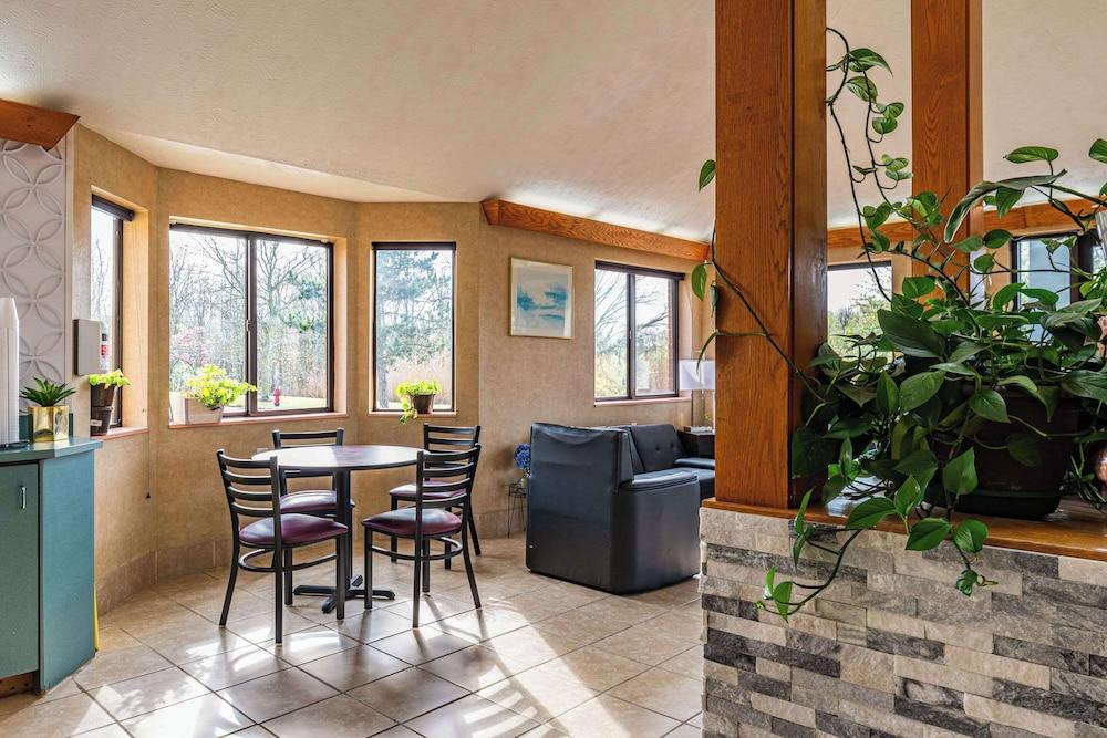 Econo Lodge Cleveland Southeast - Kent