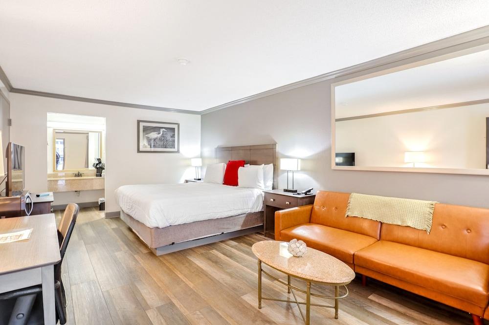 The Guest Lodge Gainesville