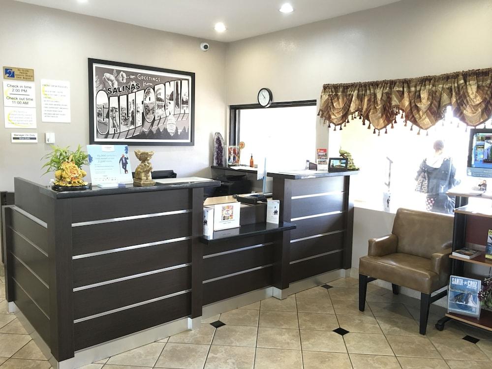 Super 8 by Wyndham Salinas