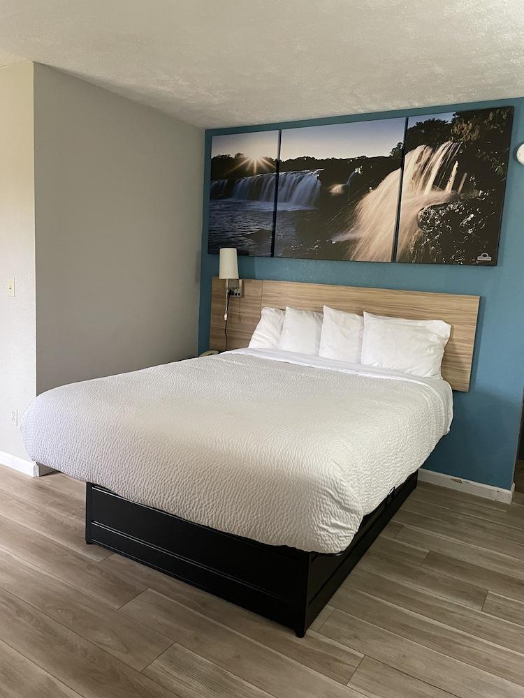 Days Inn by Wyndham Warrensburg