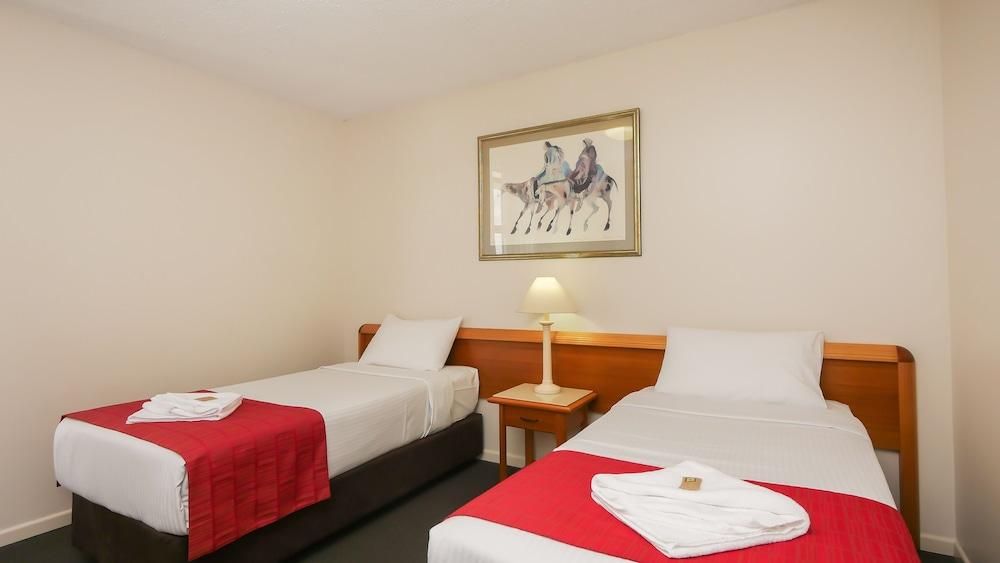 The Summit Apartments