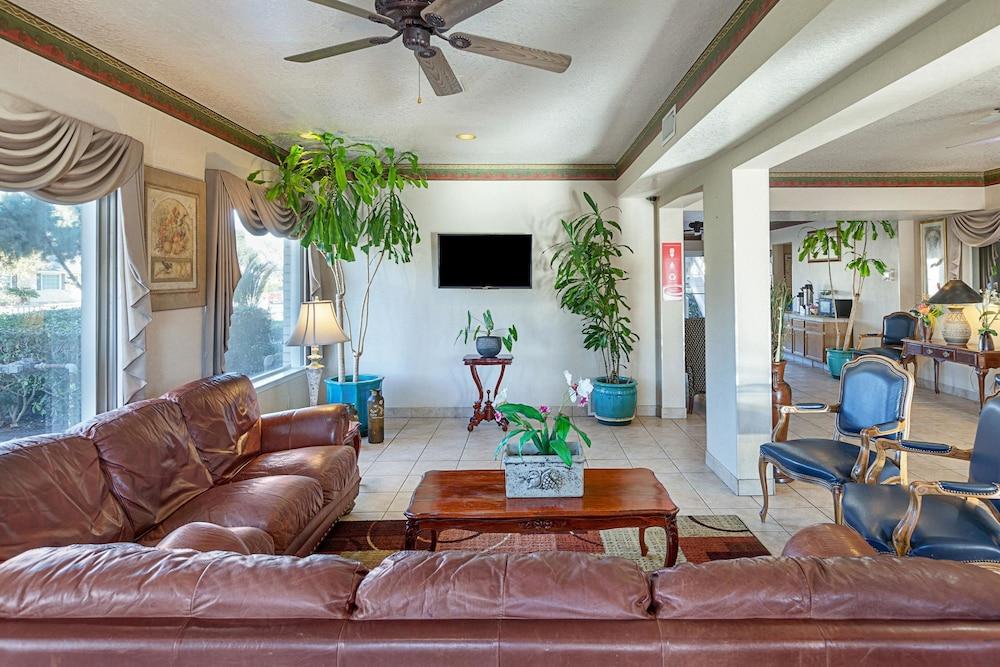 Econo Lodge San Antonio South