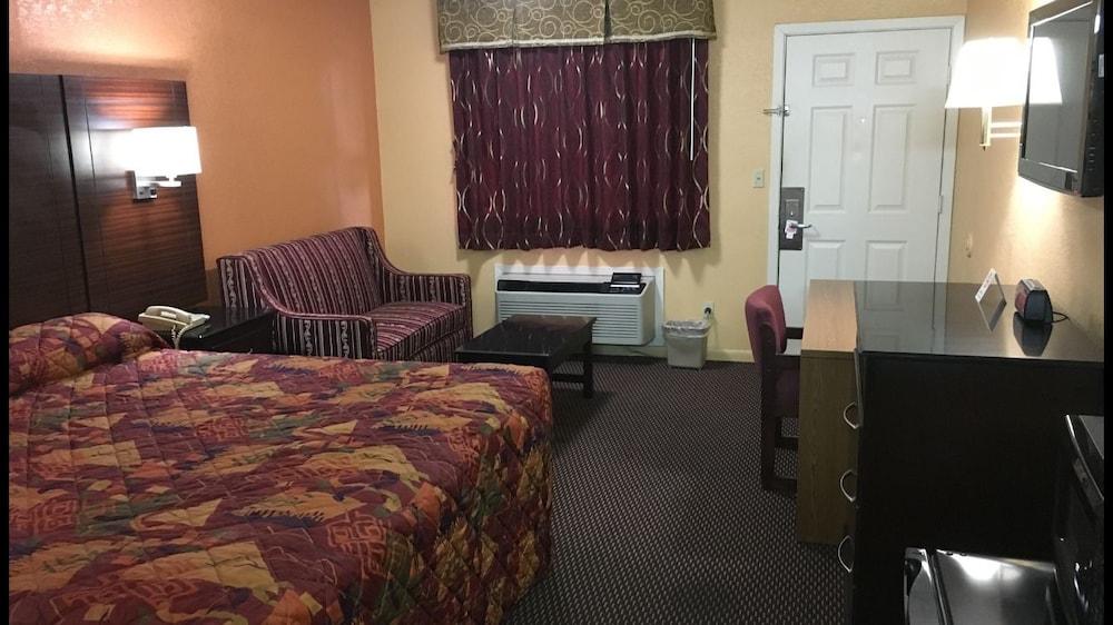 Redwood Inn and Suites