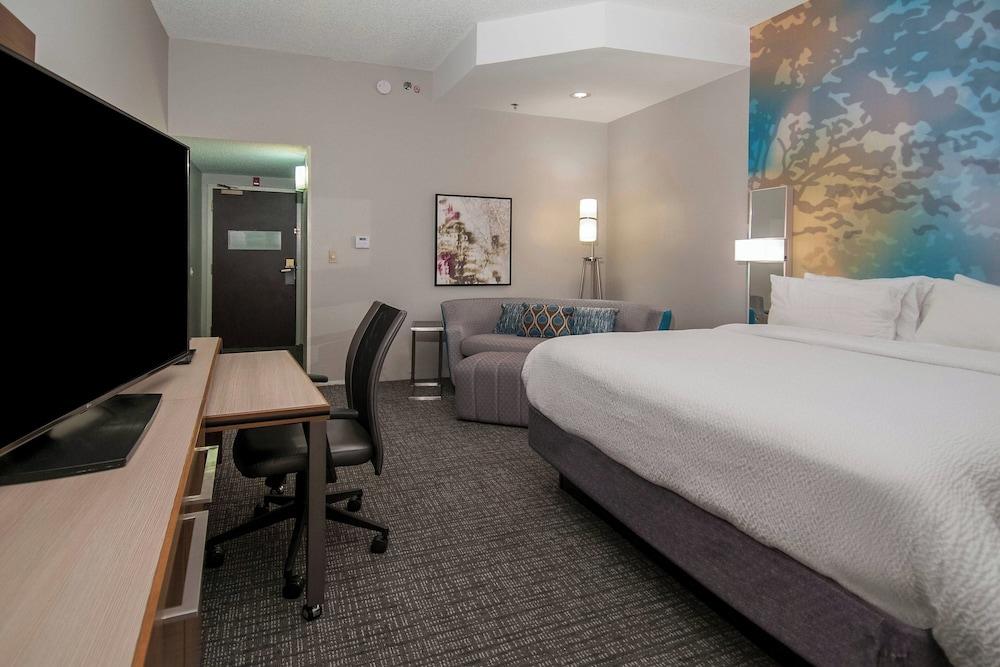 Courtyard By Marriott Bentonville