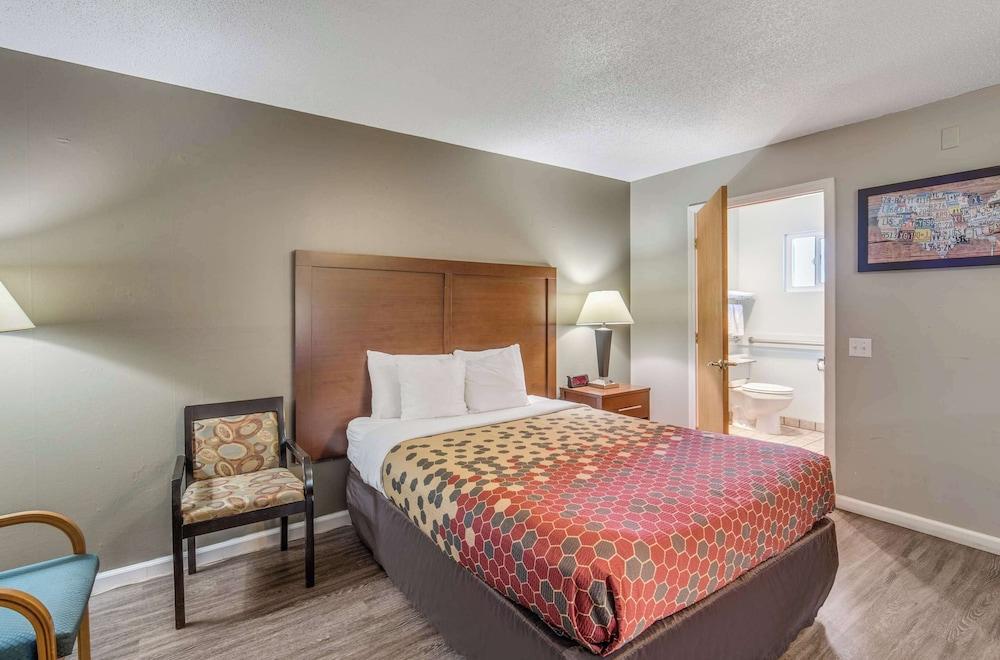 Econo Lodge Inn & Suites Yreka