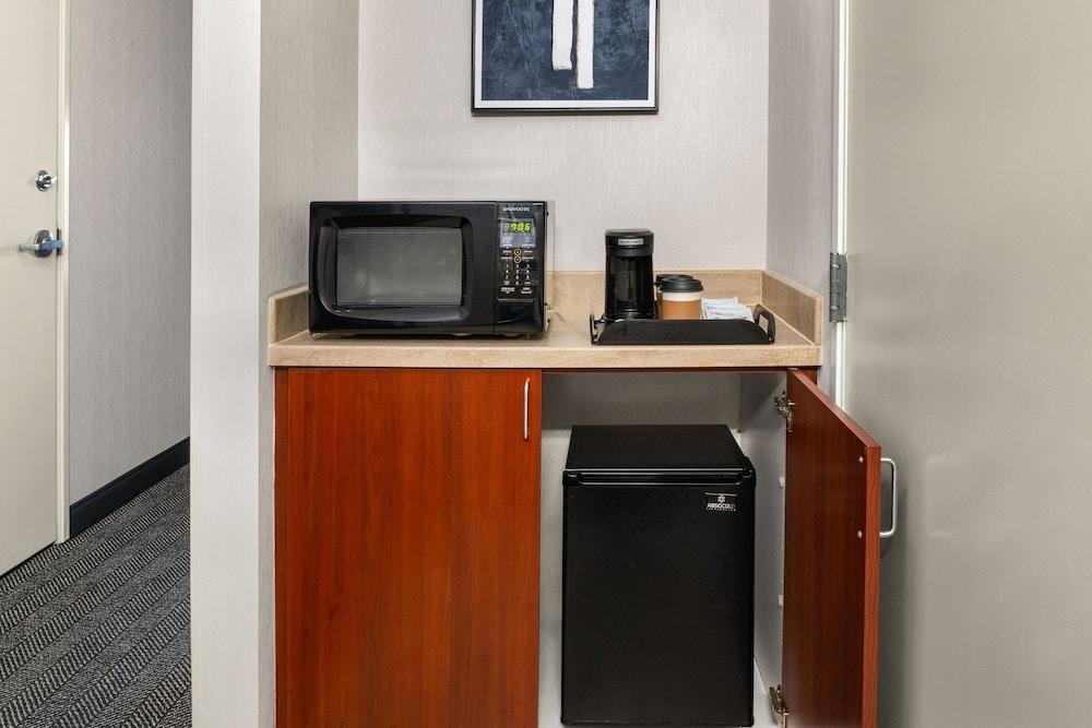 Courtyard by Marriott Anchorage Airport