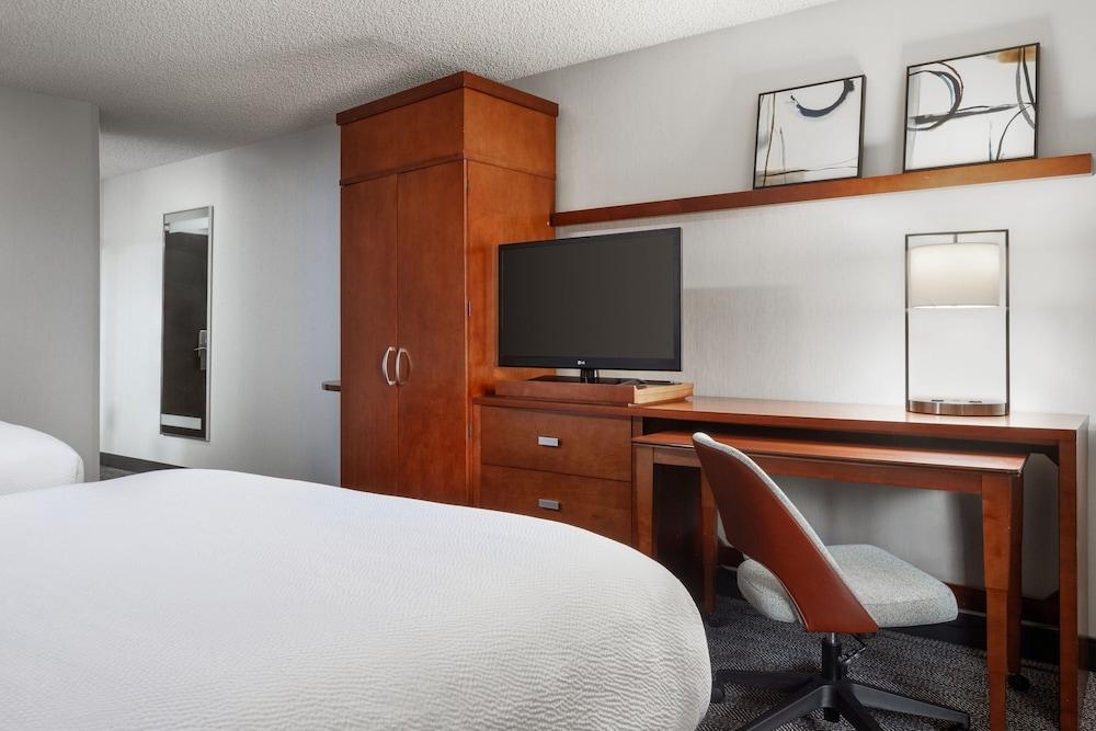 Courtyard by Marriott Anchorage Airport