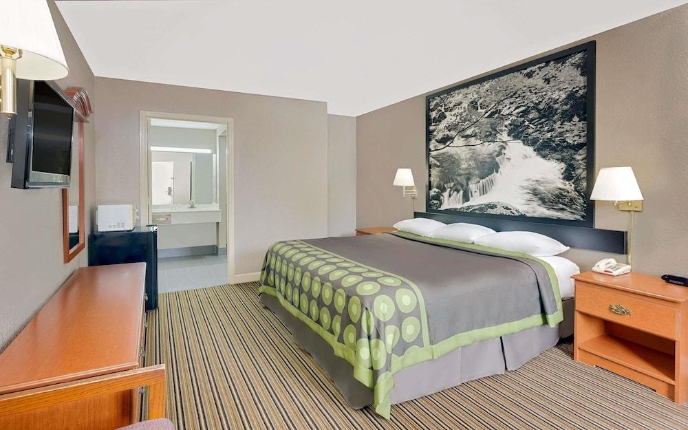 Super 8 by Wyndham Athens