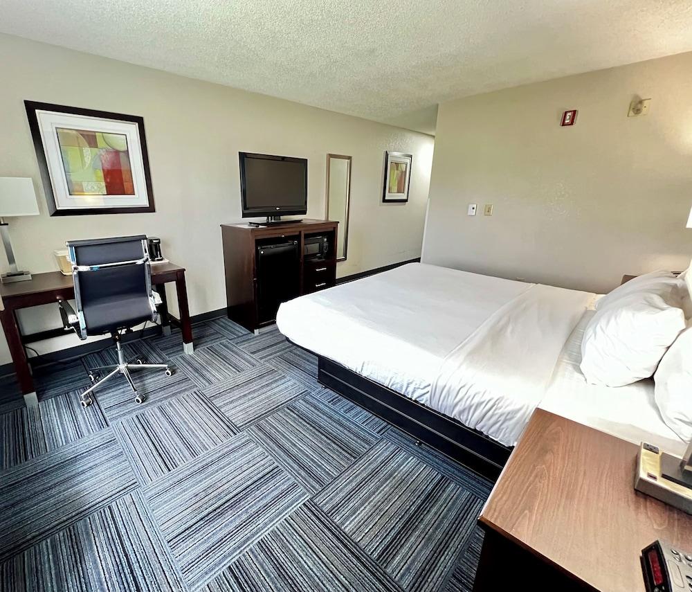 Baymont by Wyndham Marinette