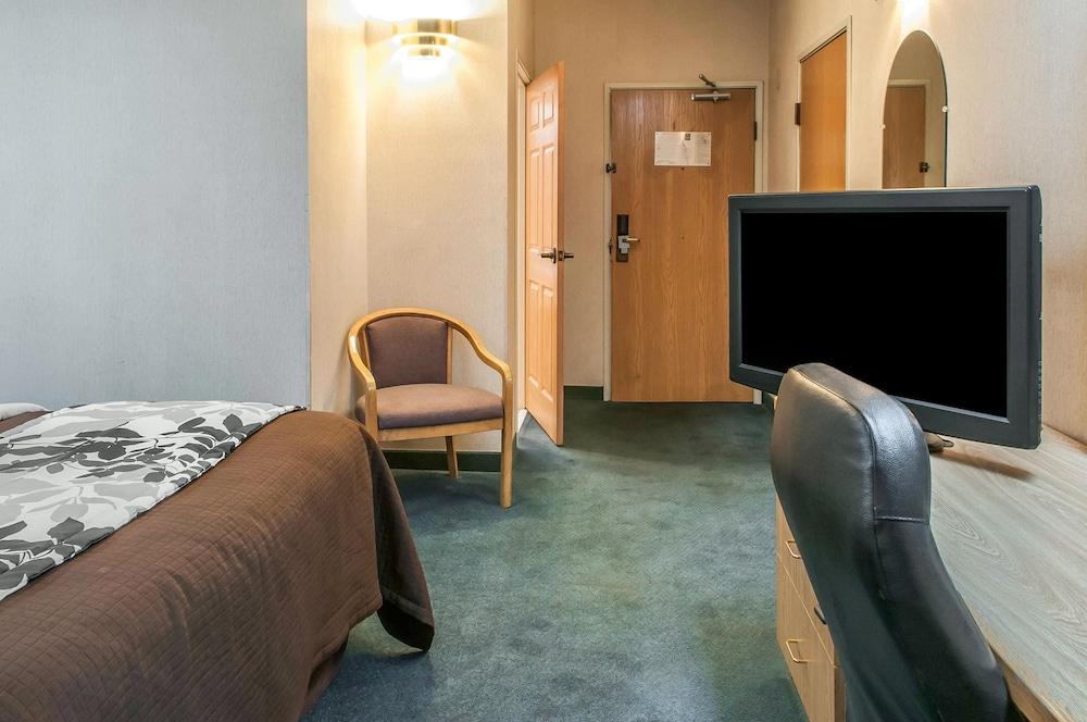 Sleep Inn University