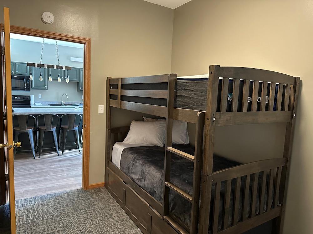 EverSpring Inn & Suites