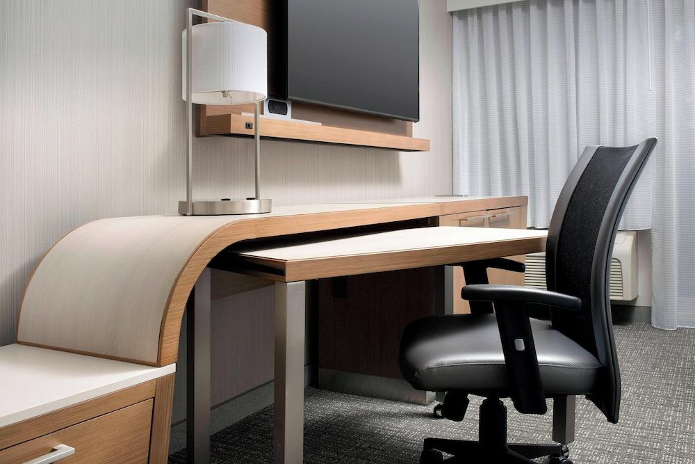 Courtyard By Marriott Portland Hillsboro