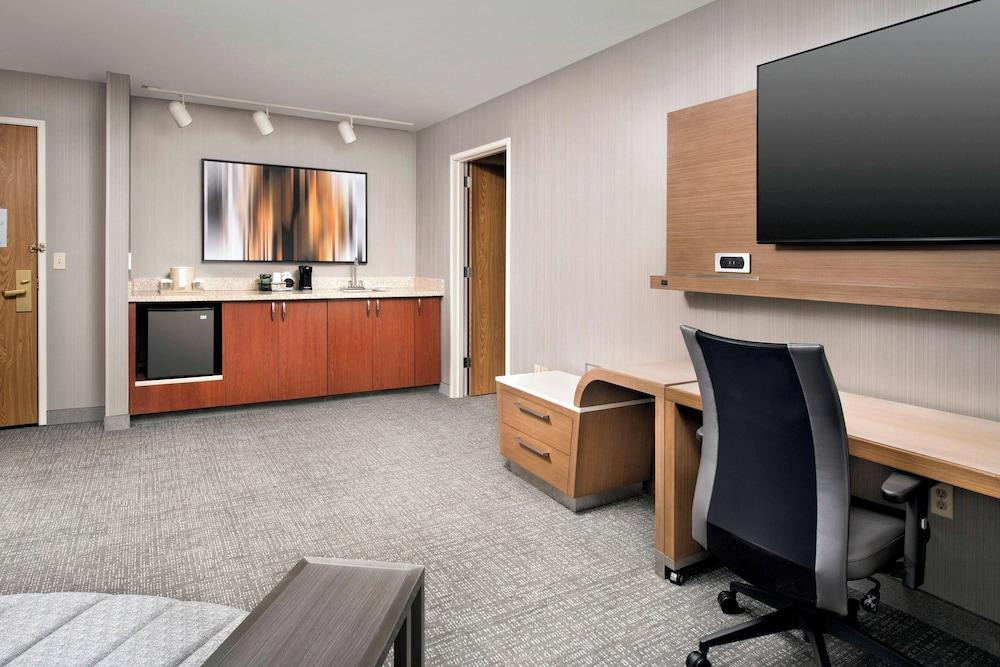 Courtyard By Marriott Portland Hillsboro