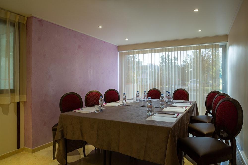 Hôtel Les Trois Roses, Grenoble Meylan