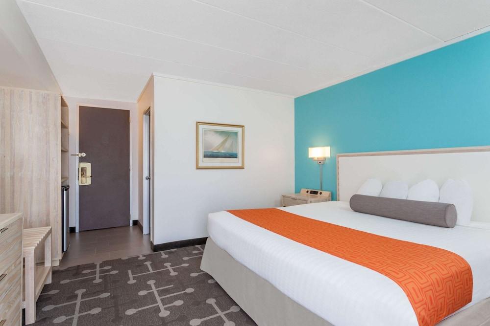 Howard Johnson by Wyndham Mystic