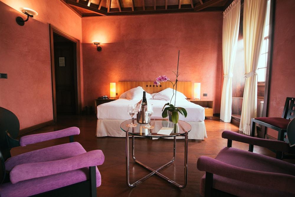 San Roque Only Adults