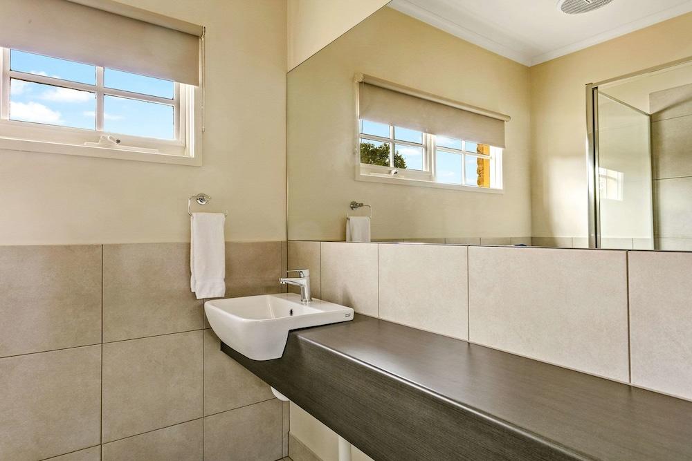 Quality Inn Colonial