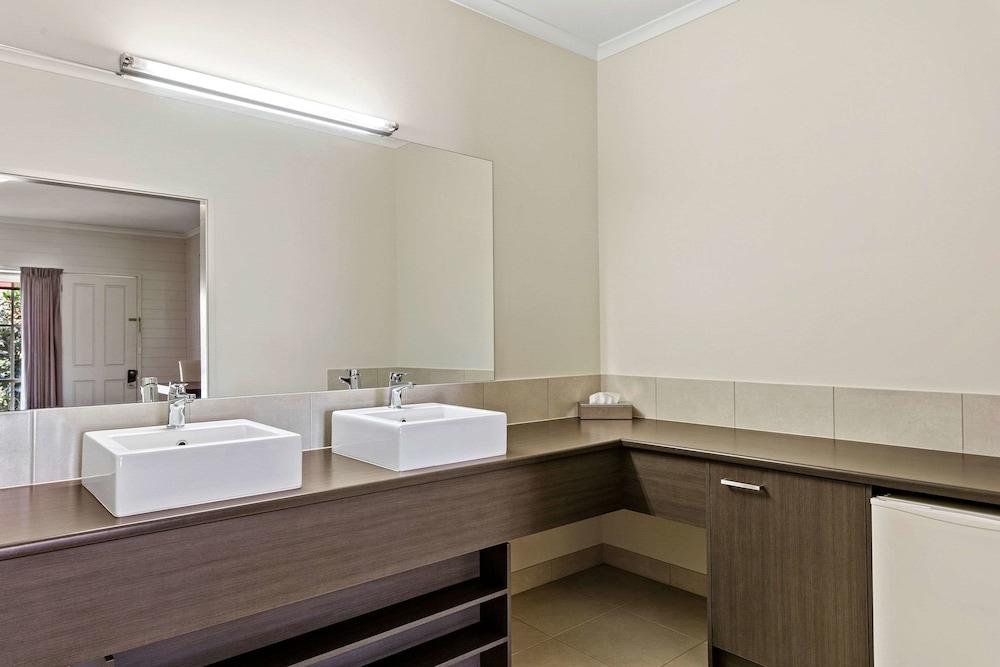 Quality Inn Colonial