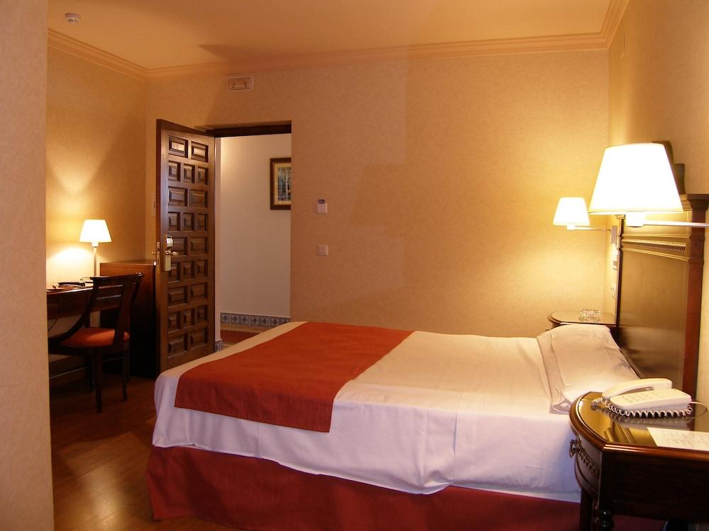 Hotel Santo Domingo Lucena