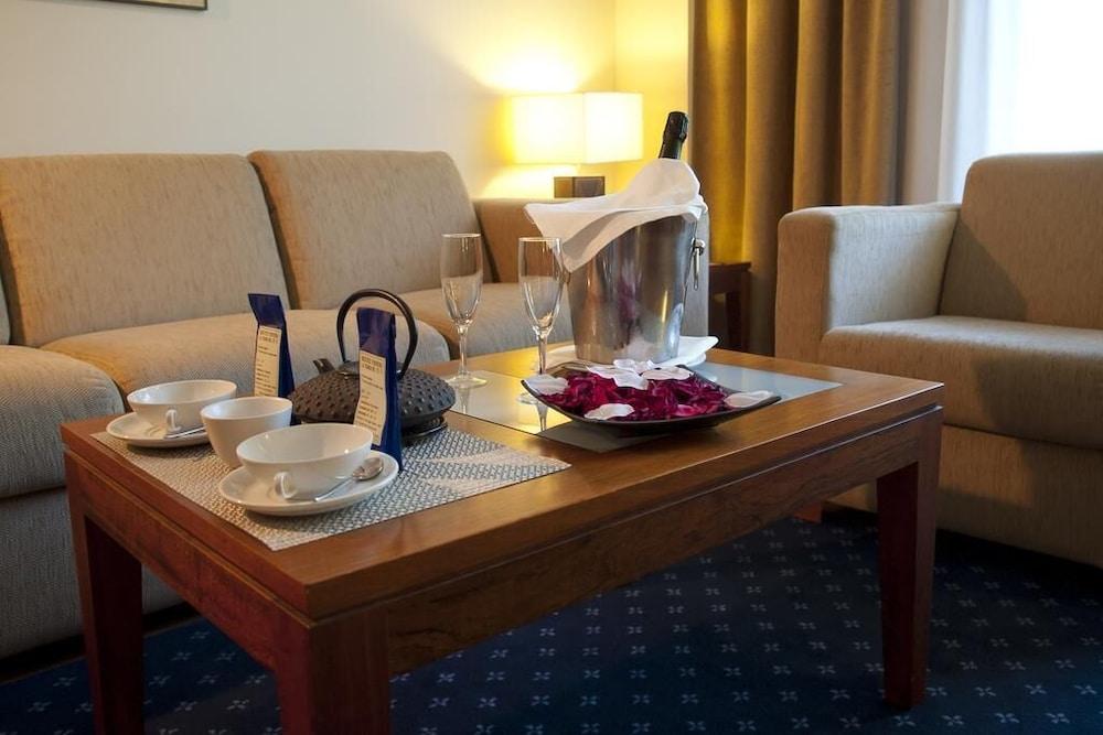 Hotel Sercotel Los Llanos