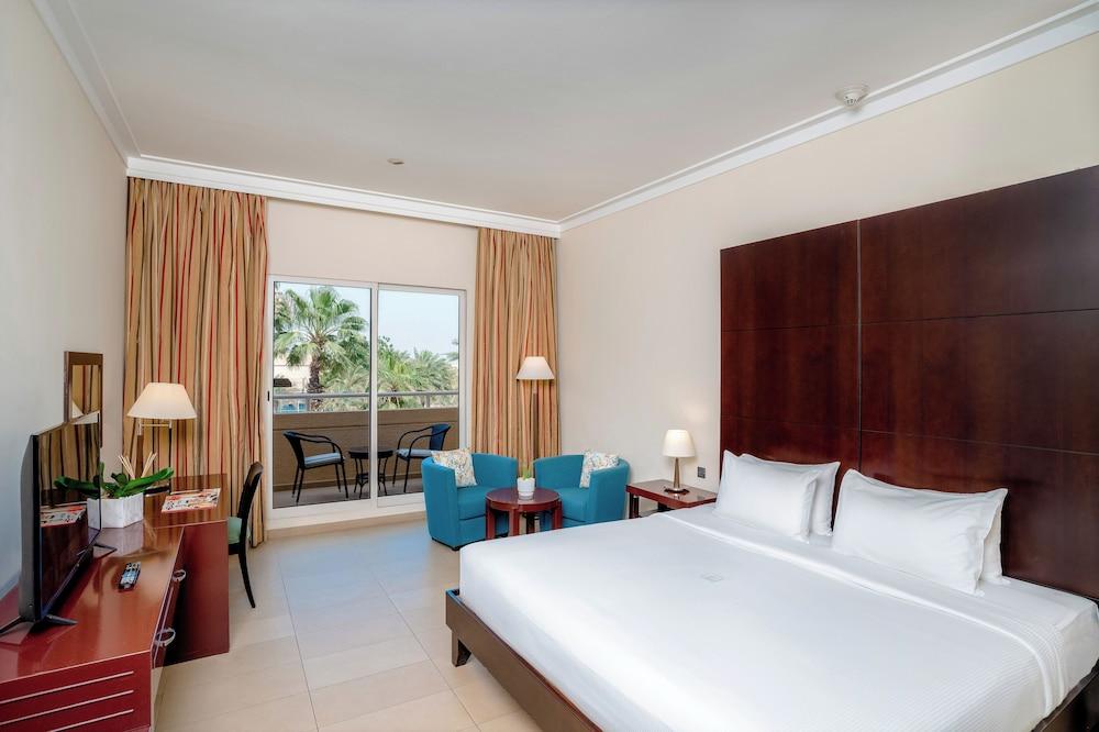 Metropolitan Al Mafraq Hotel