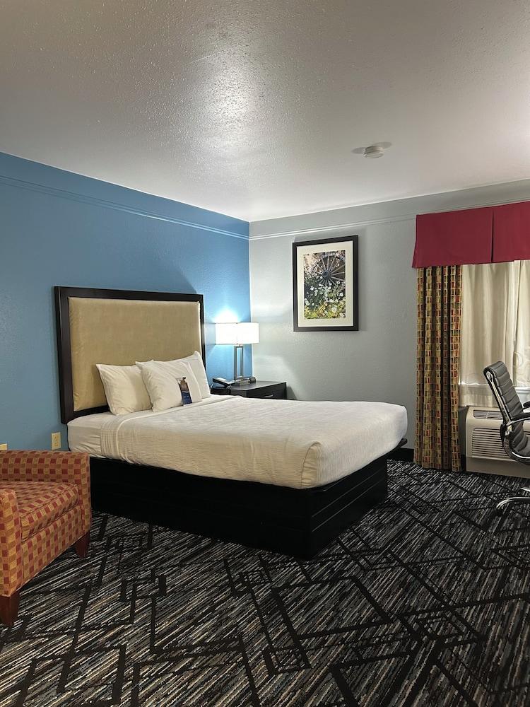 Baymont by Wyndham Litchfield