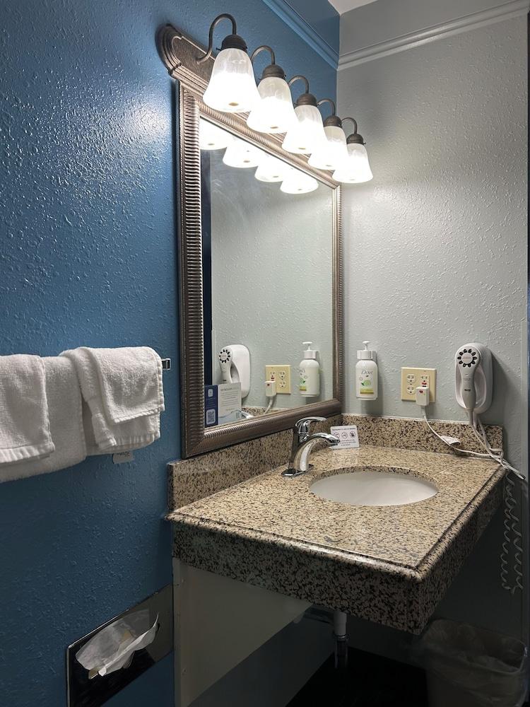 Baymont by Wyndham Litchfield