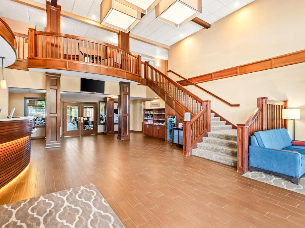 Comfort Suites Linn County