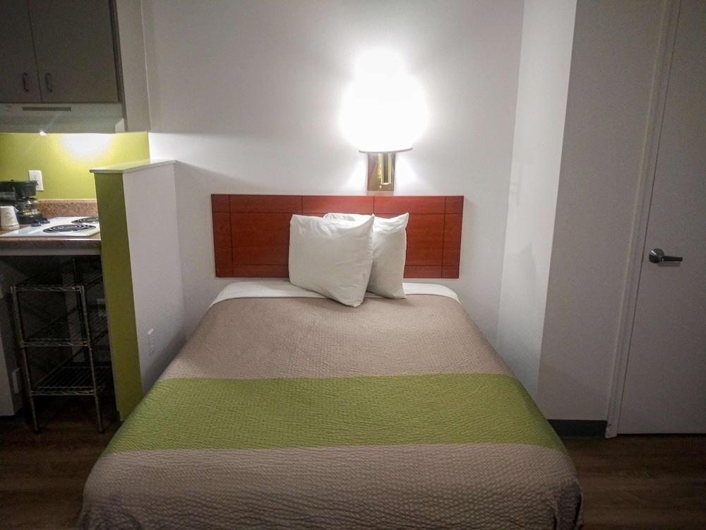 Studio 6 Hampton, VA - Langley AFB Area