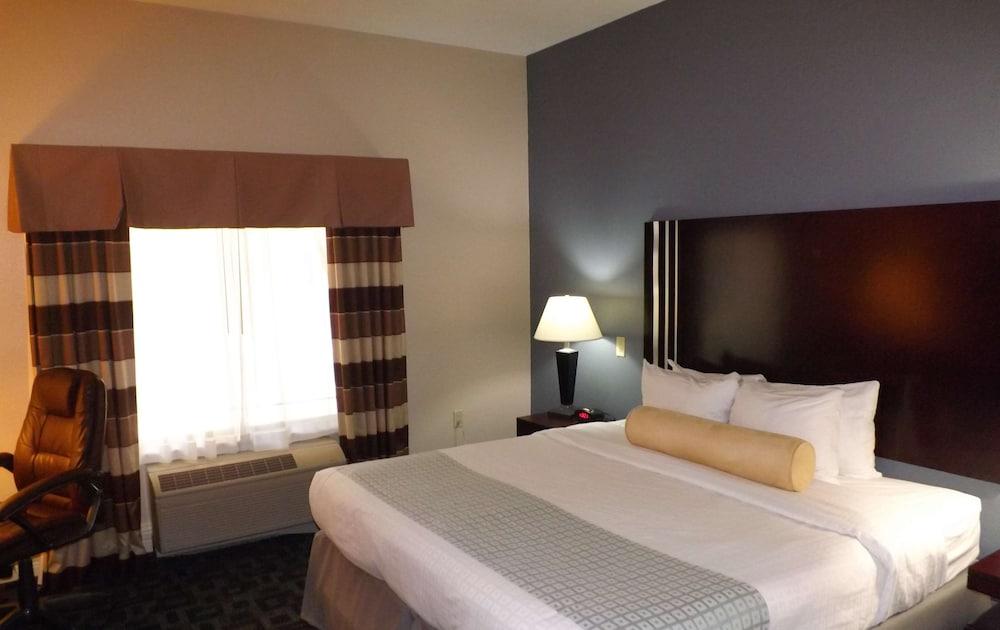 Best Western Plus Kalamazoo Suites