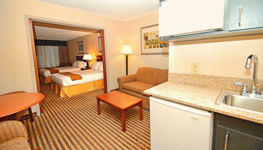 Kalamazoo Hotel and Suites